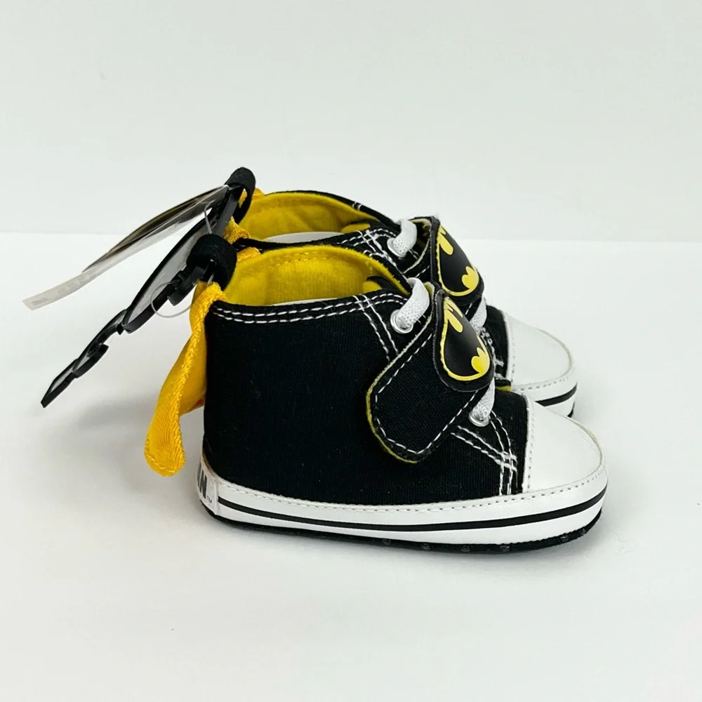 Batman Baby Shoes 3-6 Months with Capes DC Comics Black Gold White Adjust Strap